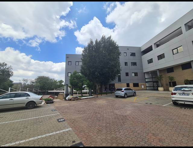 738.40M² OFFICE TO LET IN CARLSWALD